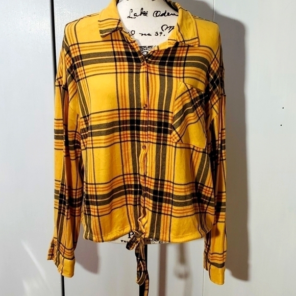 No Boundaries- Womens Oversized Cropped Yellow Plaid Top Sz.XXL - Picture 1 of 3